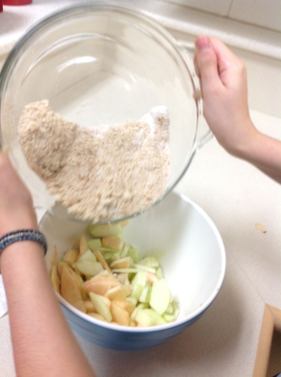 Add mixture to sliced apples