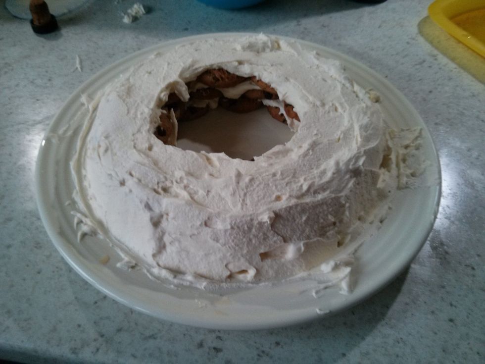 Add more cream to the outside.