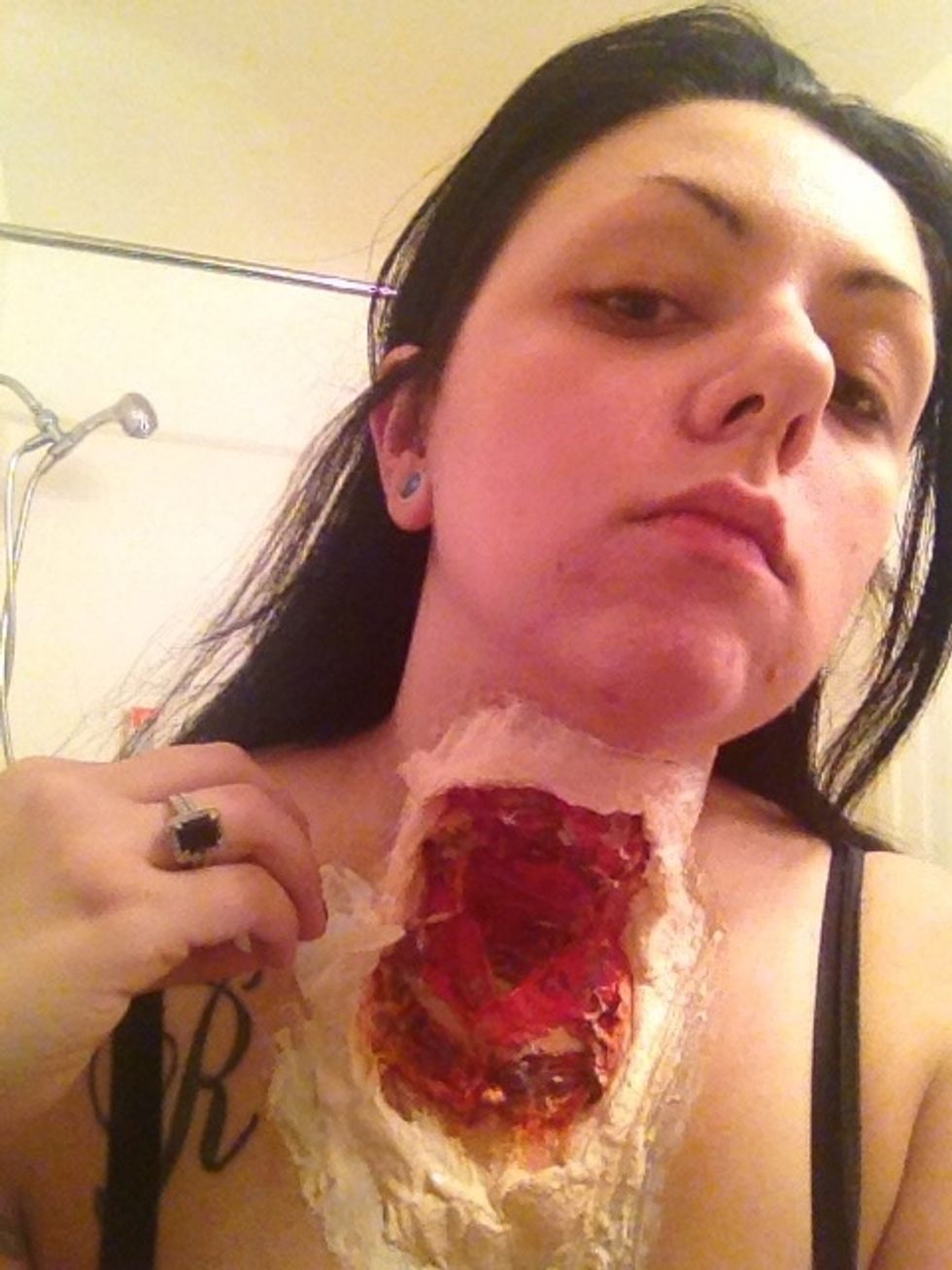 Add more latex, now spreading outward to blend more with your own skin.