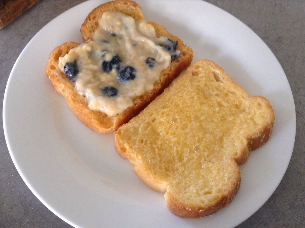 Add most of the banana/blueberry mixture on one side