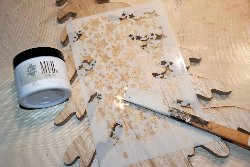 Add Mud with the Twilight stencil.