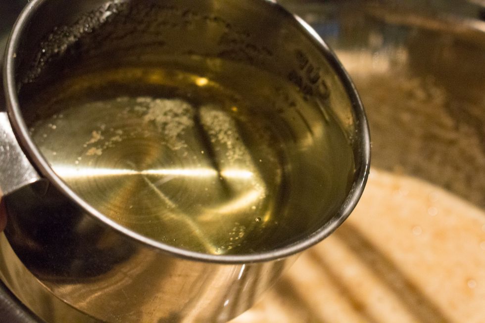 Add oil to the the sugar/egg mixture.