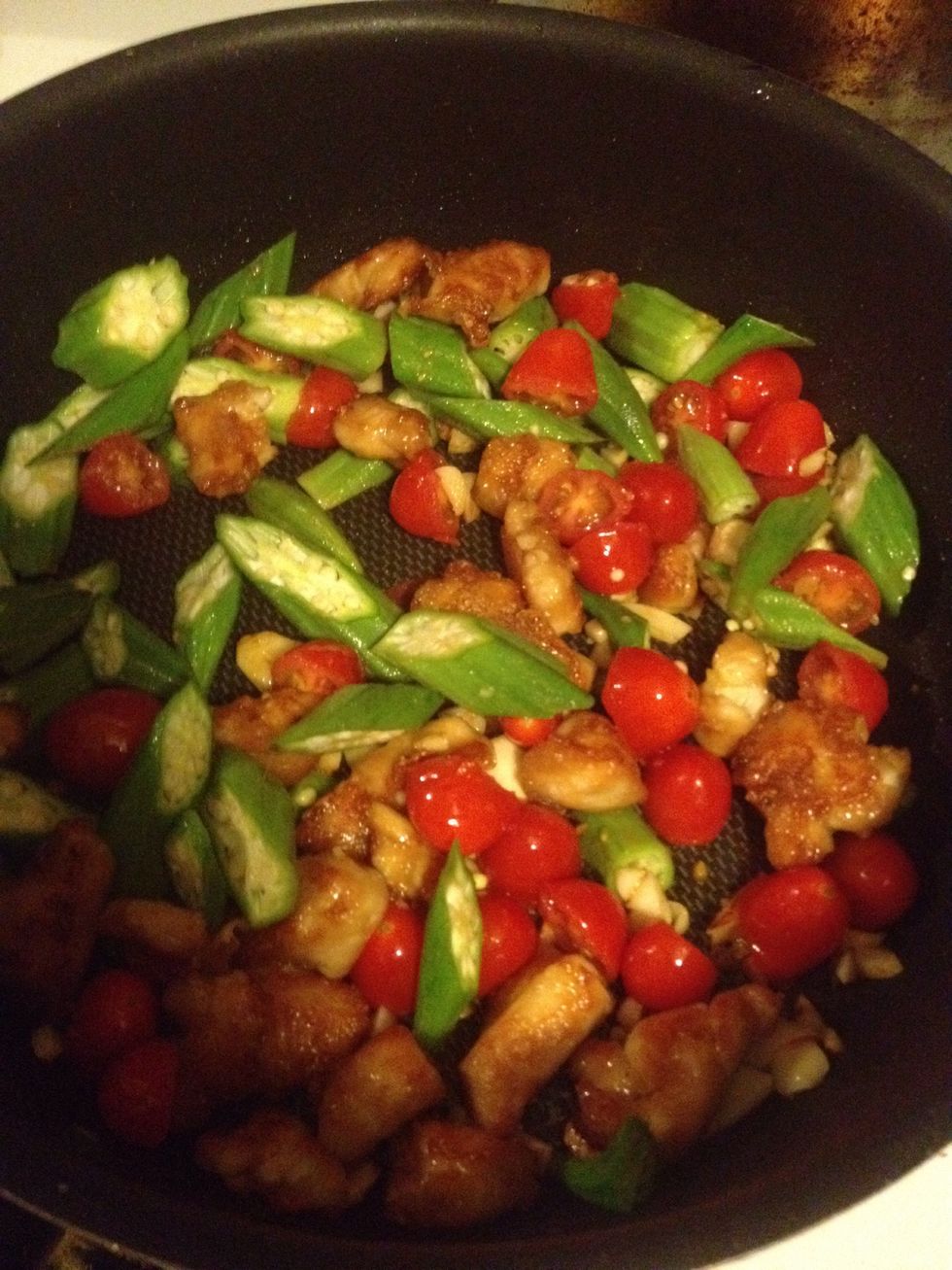 Add okra after and steam with cover for 2 minutes. Add soy sauce, salt and sugar.