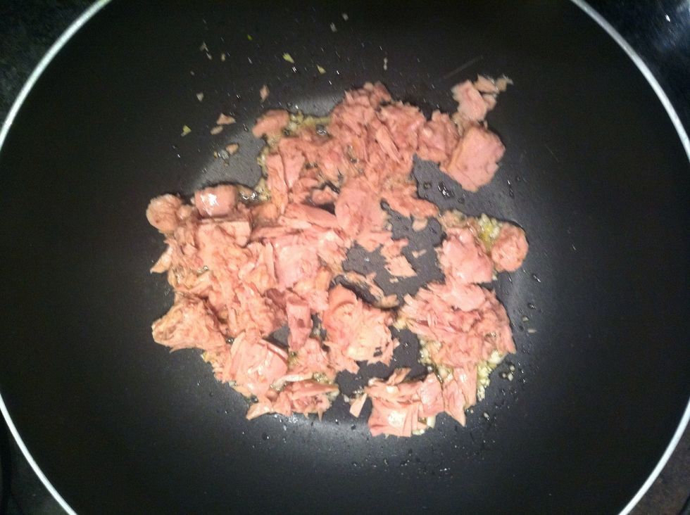 Add on tin of tuna I do one tin of tuna in oil but I drain oil out and one tin of tuna in Brie not drain add it all together