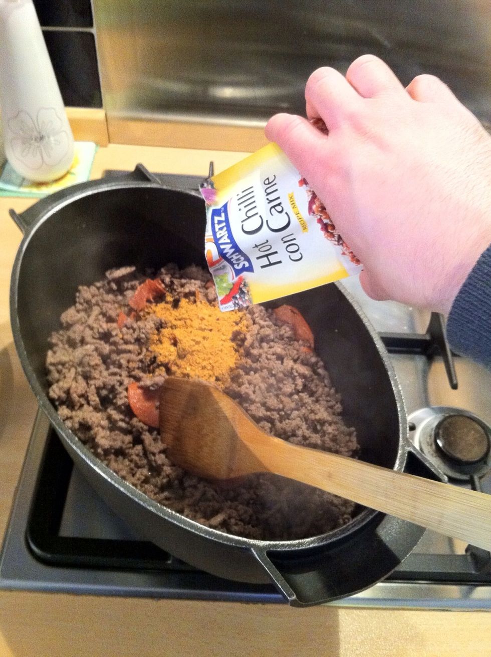 Add one packet of hot chilli mix and stir thoroughly.