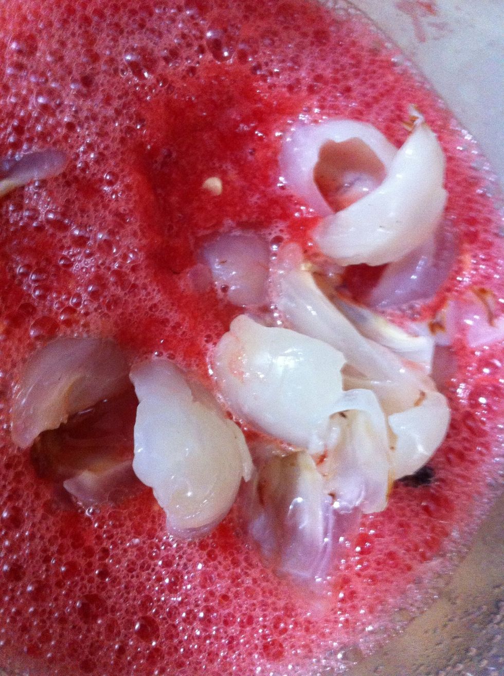 Add peeled lychee n plums to watermelon juice