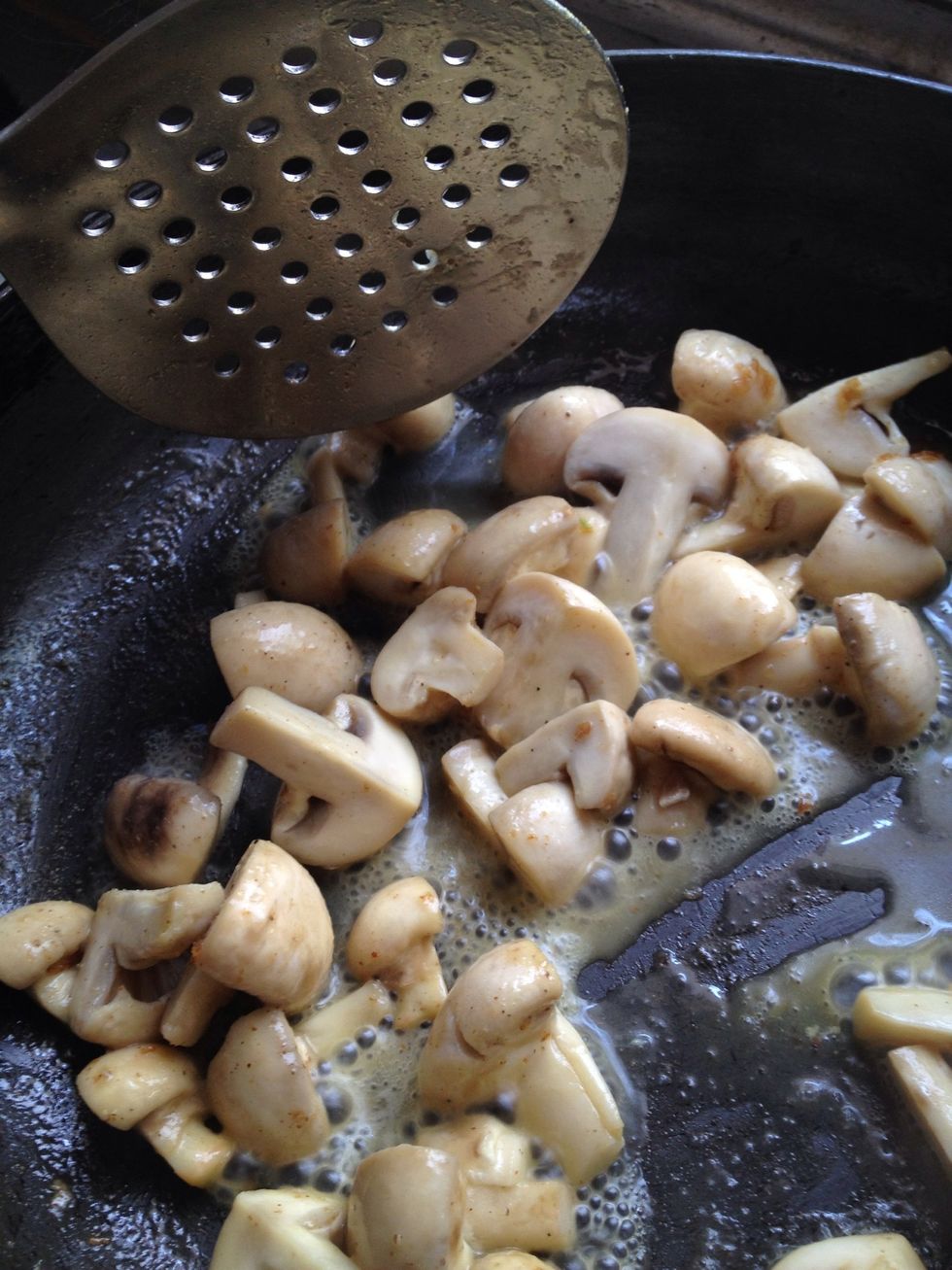 Add pepper and salt to taste to the saut\u00e9ing mushrooms and wait till golden brown