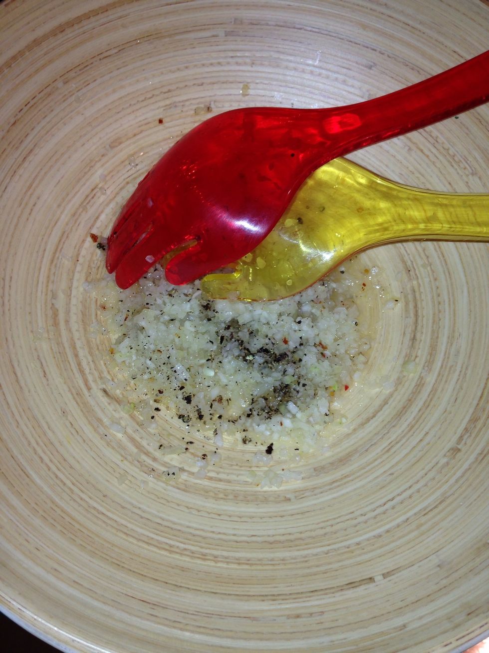 Add pepper to the onions. Up till this stage can be prepared ahead by few hours. The lemon and spices will marinate and sort of cook the onions. Thus, no onion bad breath after eating this tabbouleh.