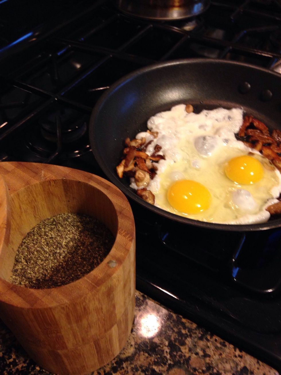 Add pinch of black pepper.