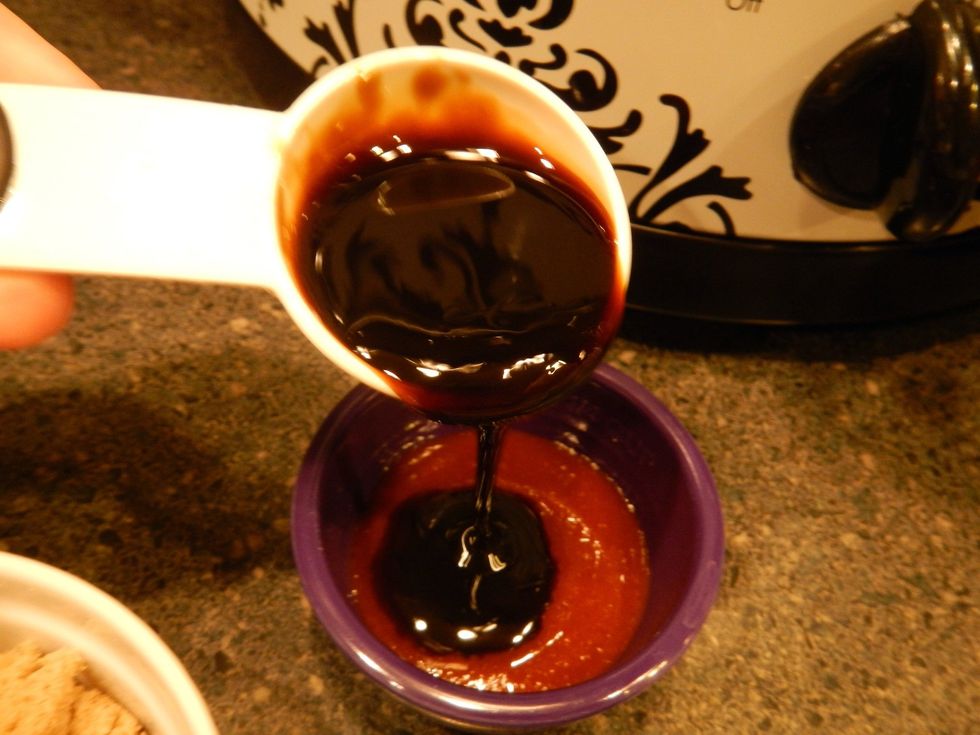 Add pomegranate molasses and ground ginger to Sriracha