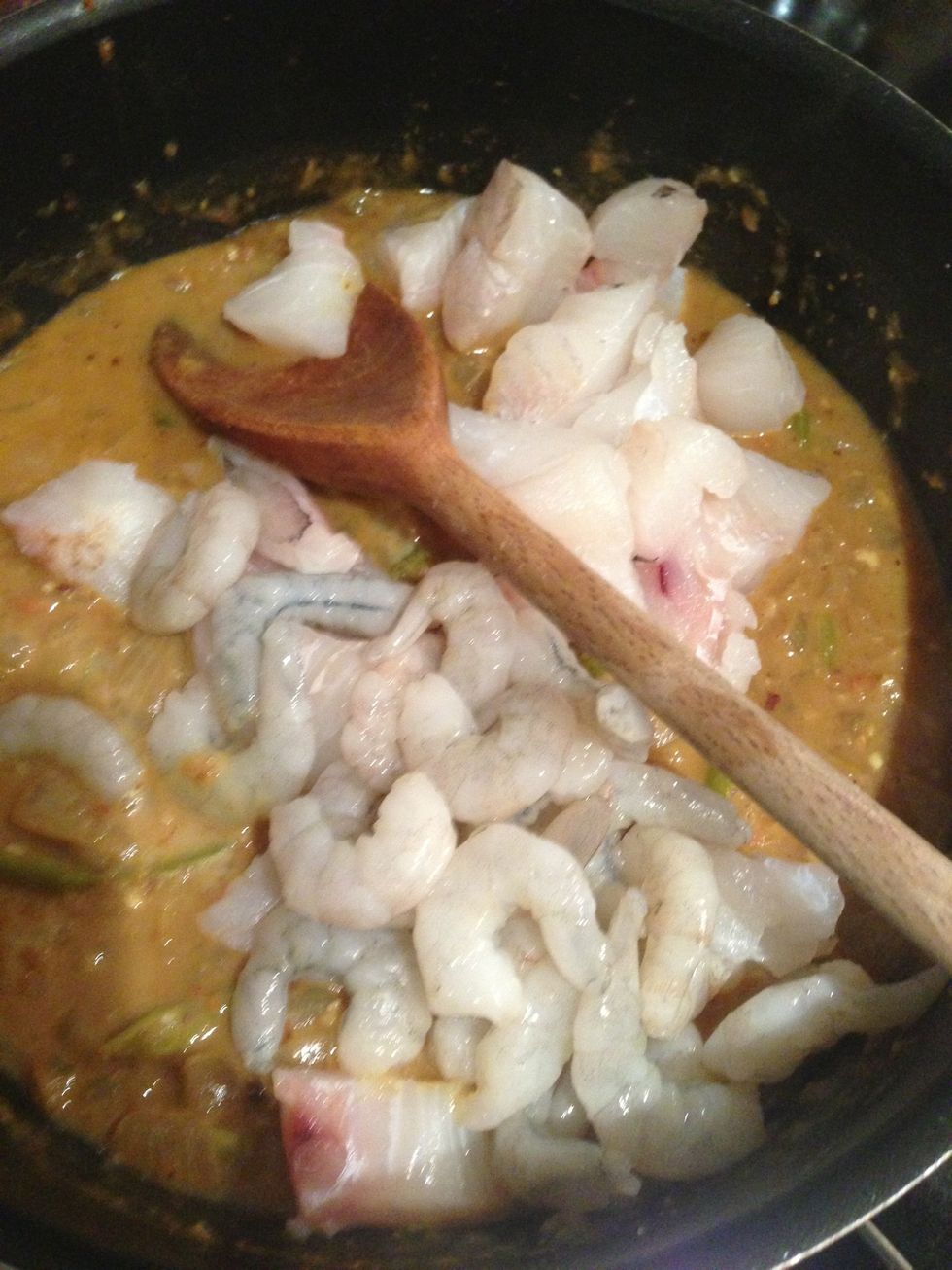 Add prawns and stir for 5 minutes