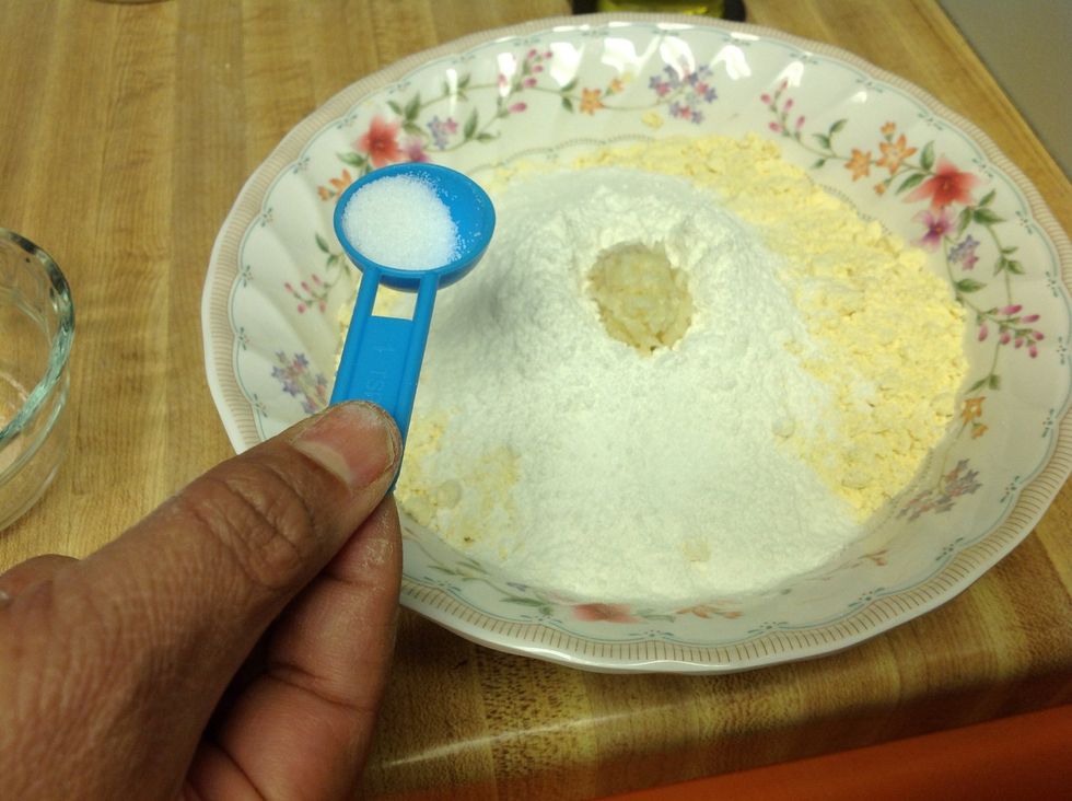 Add rice flour, ginger garlic paste and salt to the chickpea flour