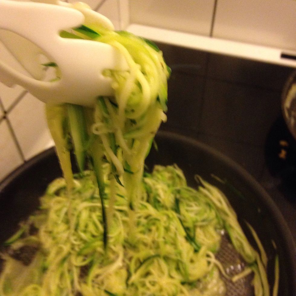 Add salt and pepper and fry until the zuccini/squash has the consistency like spaghetti. Serve with a nice bolognese or your favorite meet and sauce. Enjoy :)