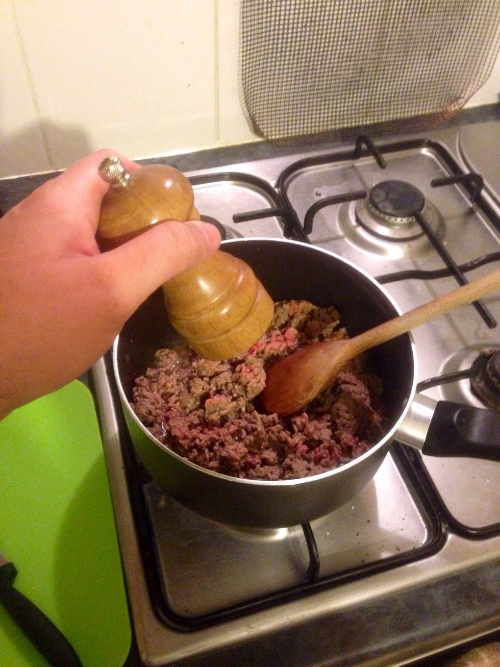 Add salt and pepper seasoning