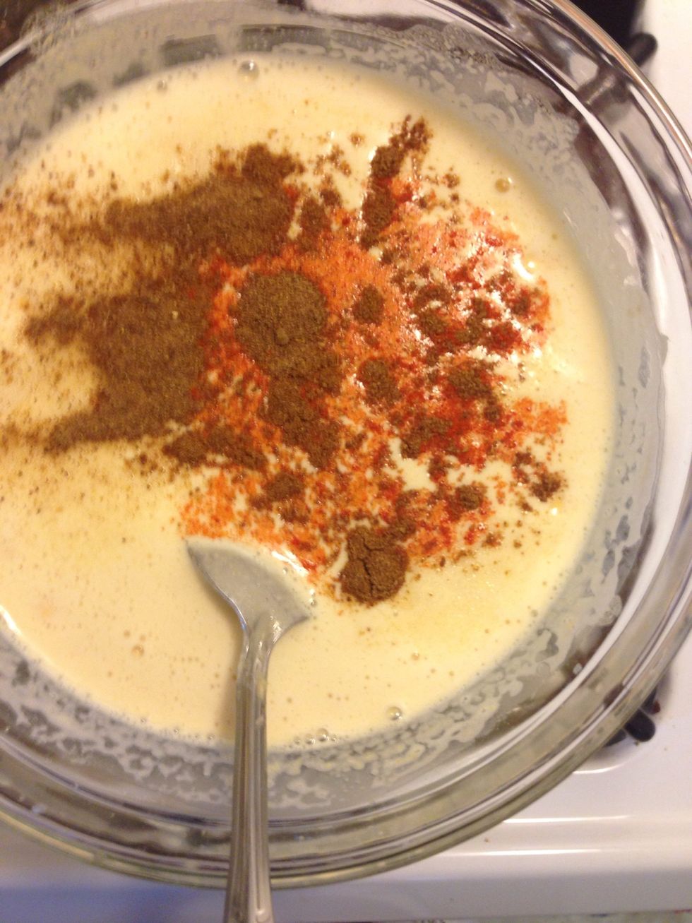 Add salt, red pepper powder, cumin powder and chaat masala. Mix.