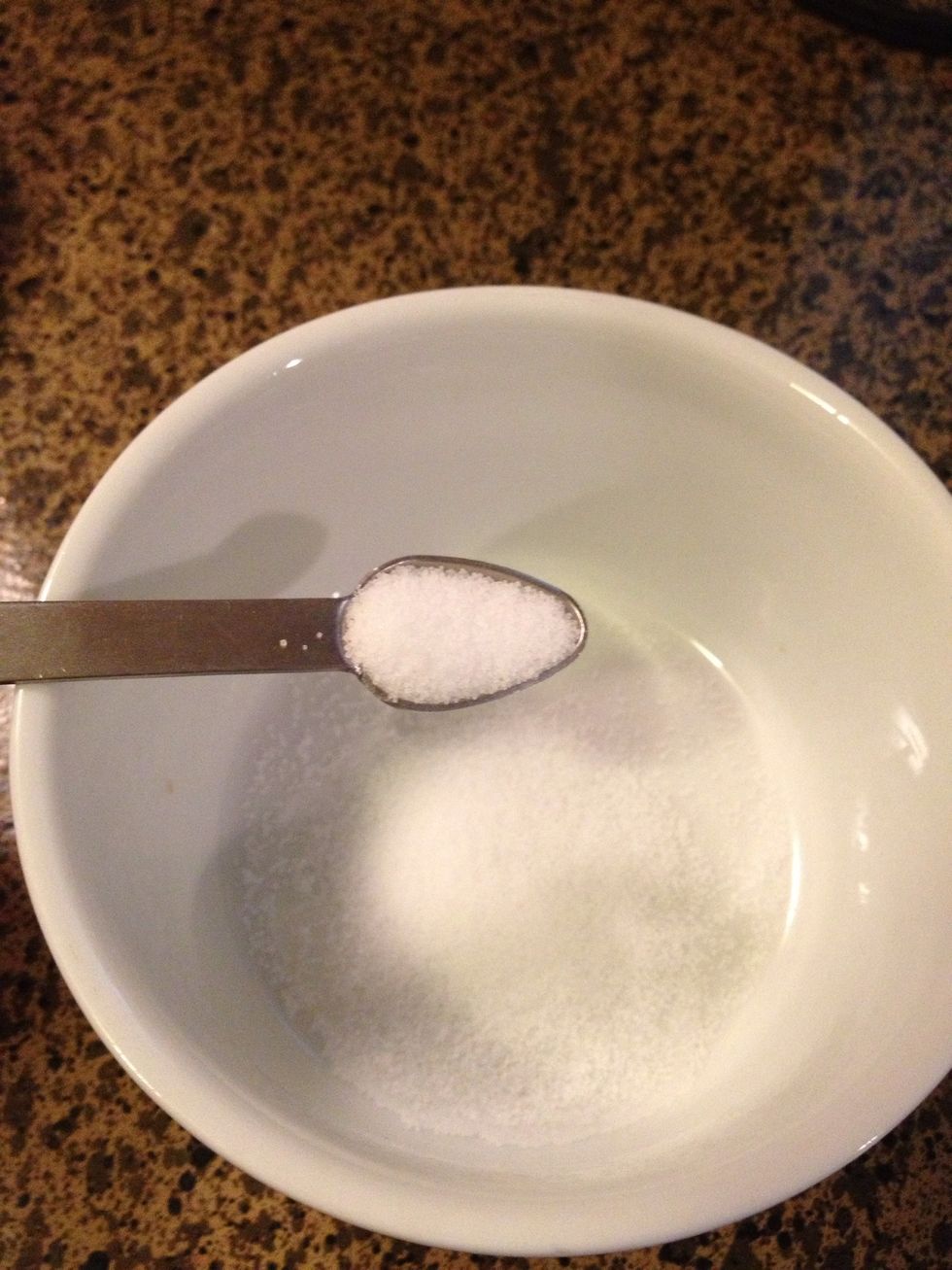 Add salt to a bowl & set aside.