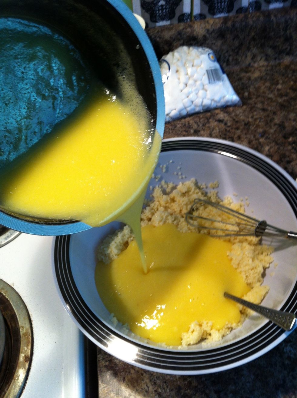 Add sauce to the pasta.