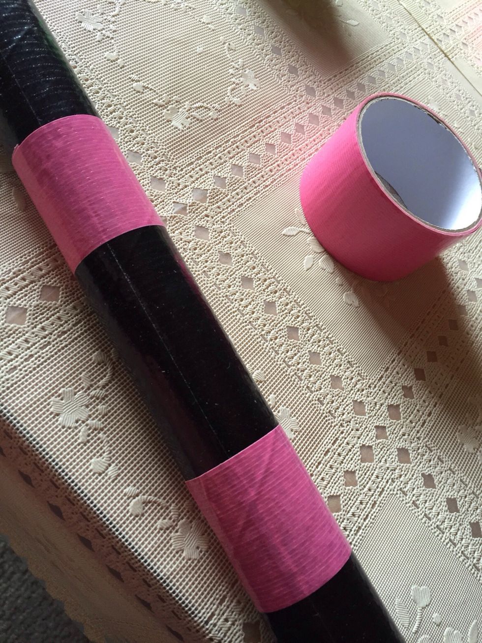 Add second color, making rings down the entire tube.