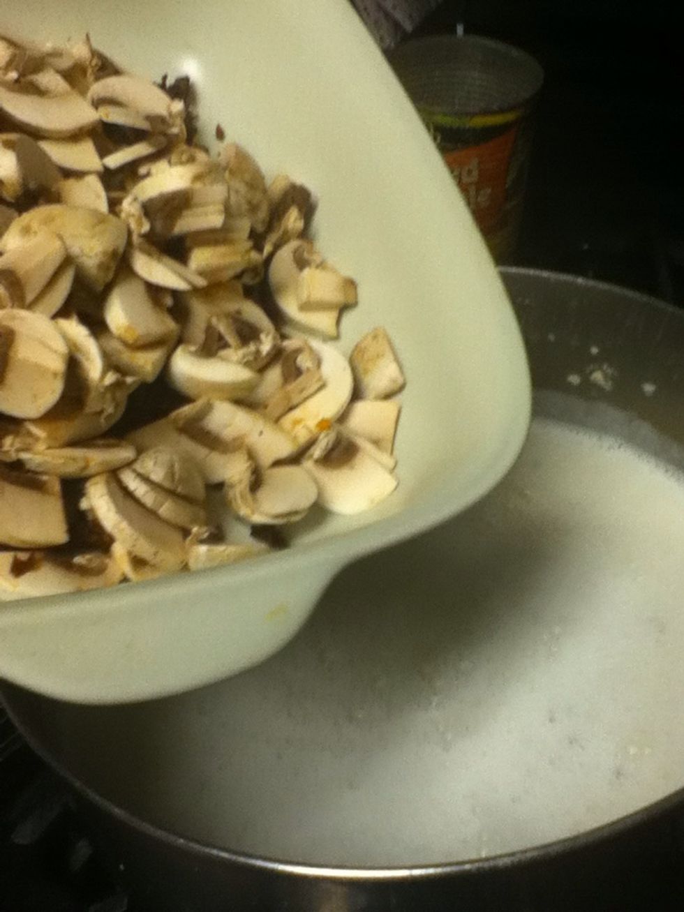 Add shrooms and tomatoes. Uhhhhuhhh shrooms. Uhhuhuuhhh.