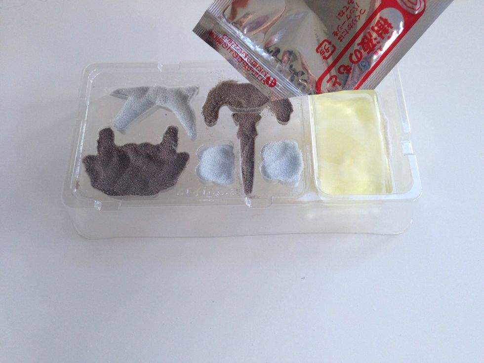 Add SILVER RED Activator powder to water