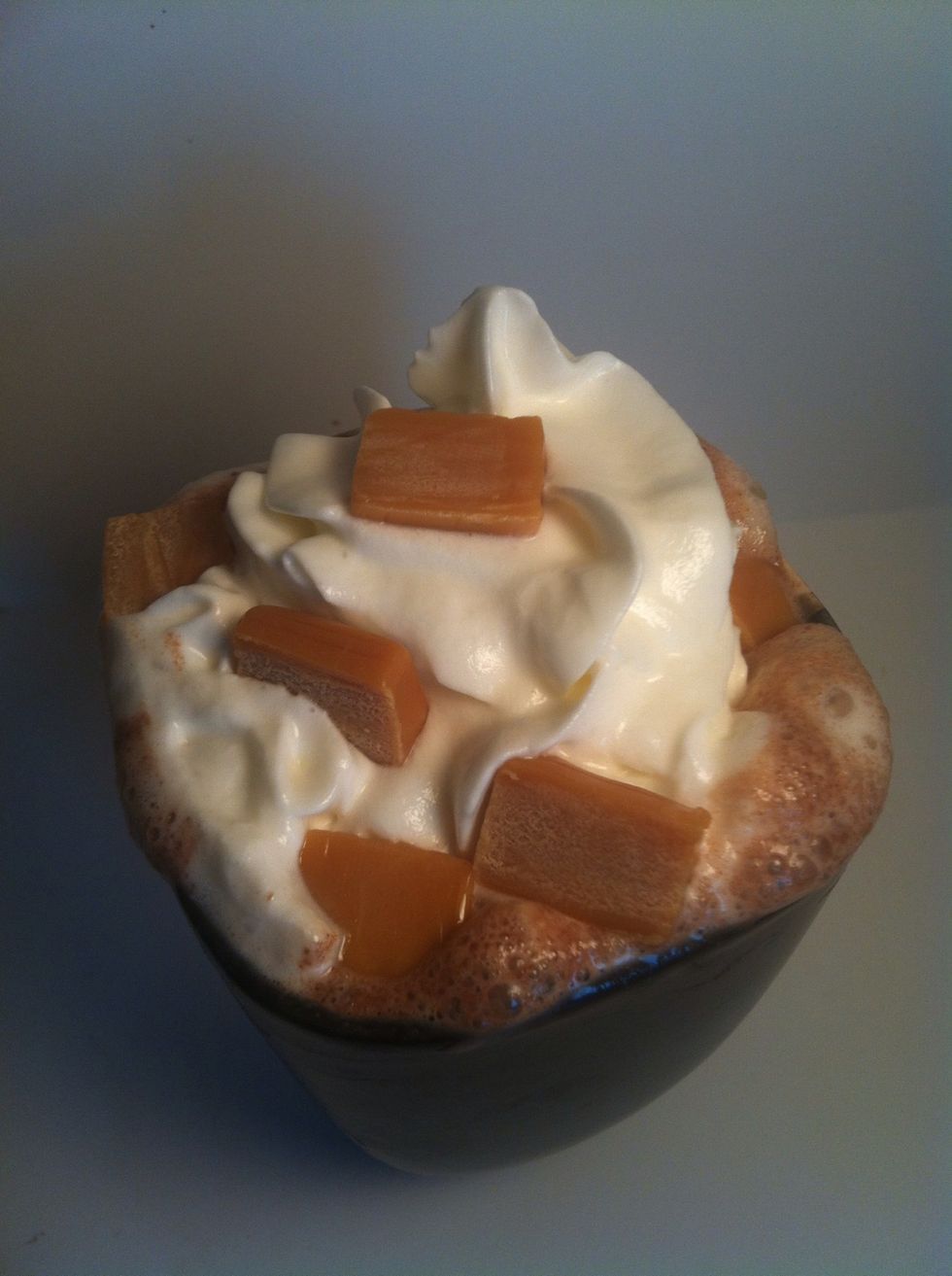 Add slices of Caramel to the drink