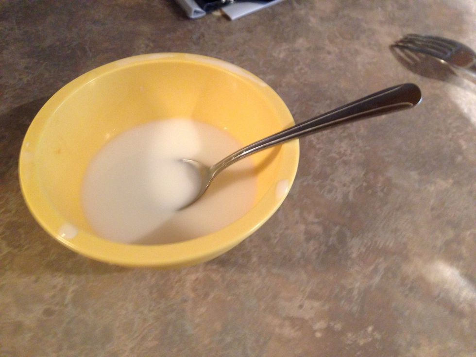 Add slurry to yoshida to thicken enough to coat the meat and mushrooms