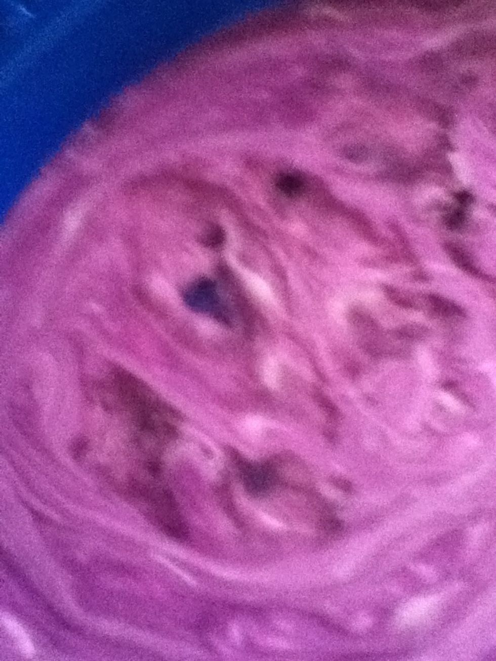 Add some borax mix to the glue mix