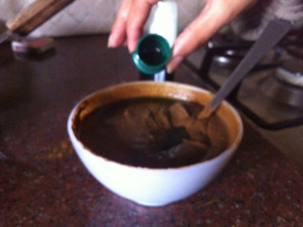 add some hair oil of your choice with good fragrance at this stage ... tip: if you will try to add oil in dry henna it will end up creating lumps so don't do that