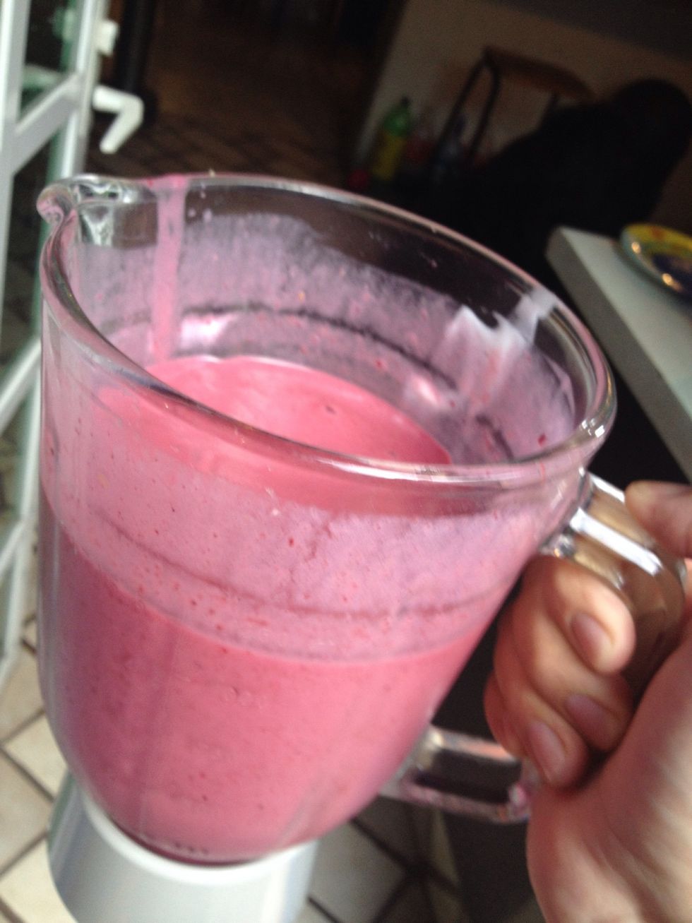 Add some ice cubes to make it thicker and blend it until you get this beautiful color! Remember that all of your fruit must be frozen!!!