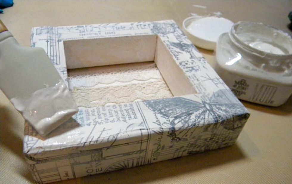 Add some Mud randomly to the canvas and let dry.