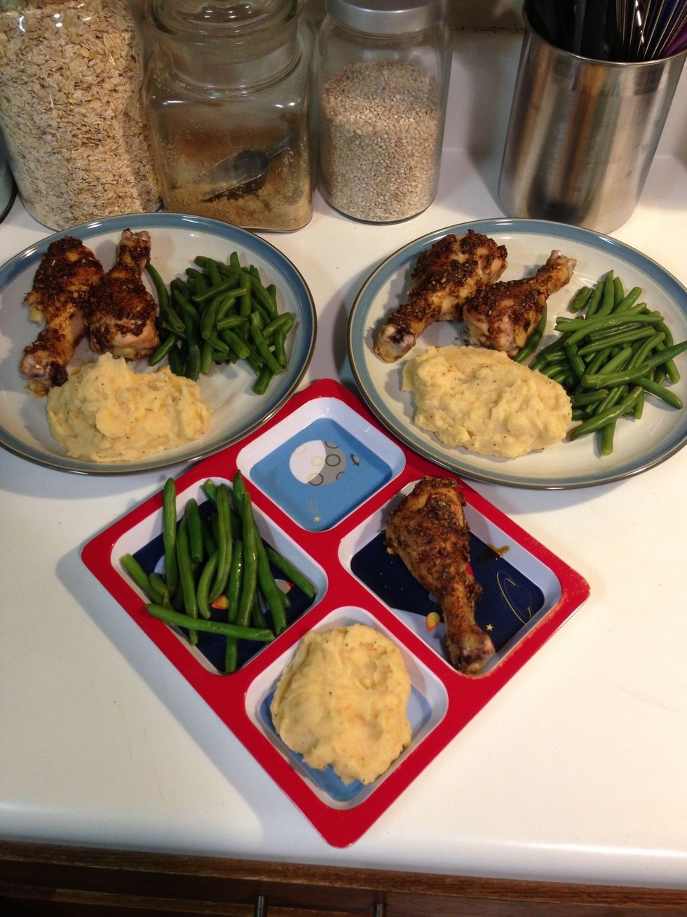 Add some veggies and a starch, and you've got a meal the whole family will love! I used fellow SnapGuider Ashley Woods' creamy mashed potatoes recipe. Thanks Ashley!