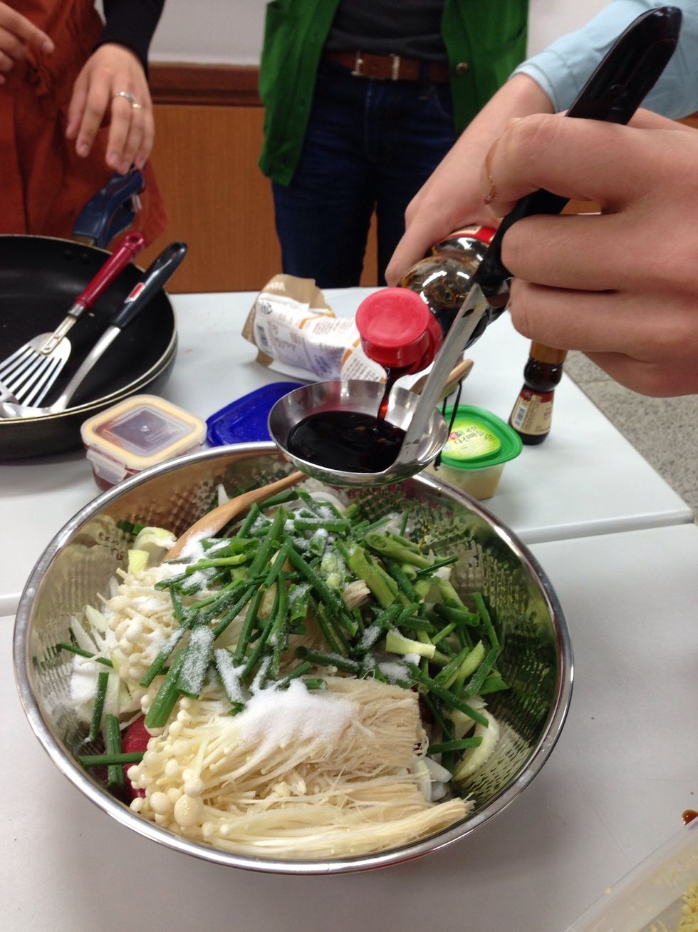 Add soya sauce and a little oil >.<