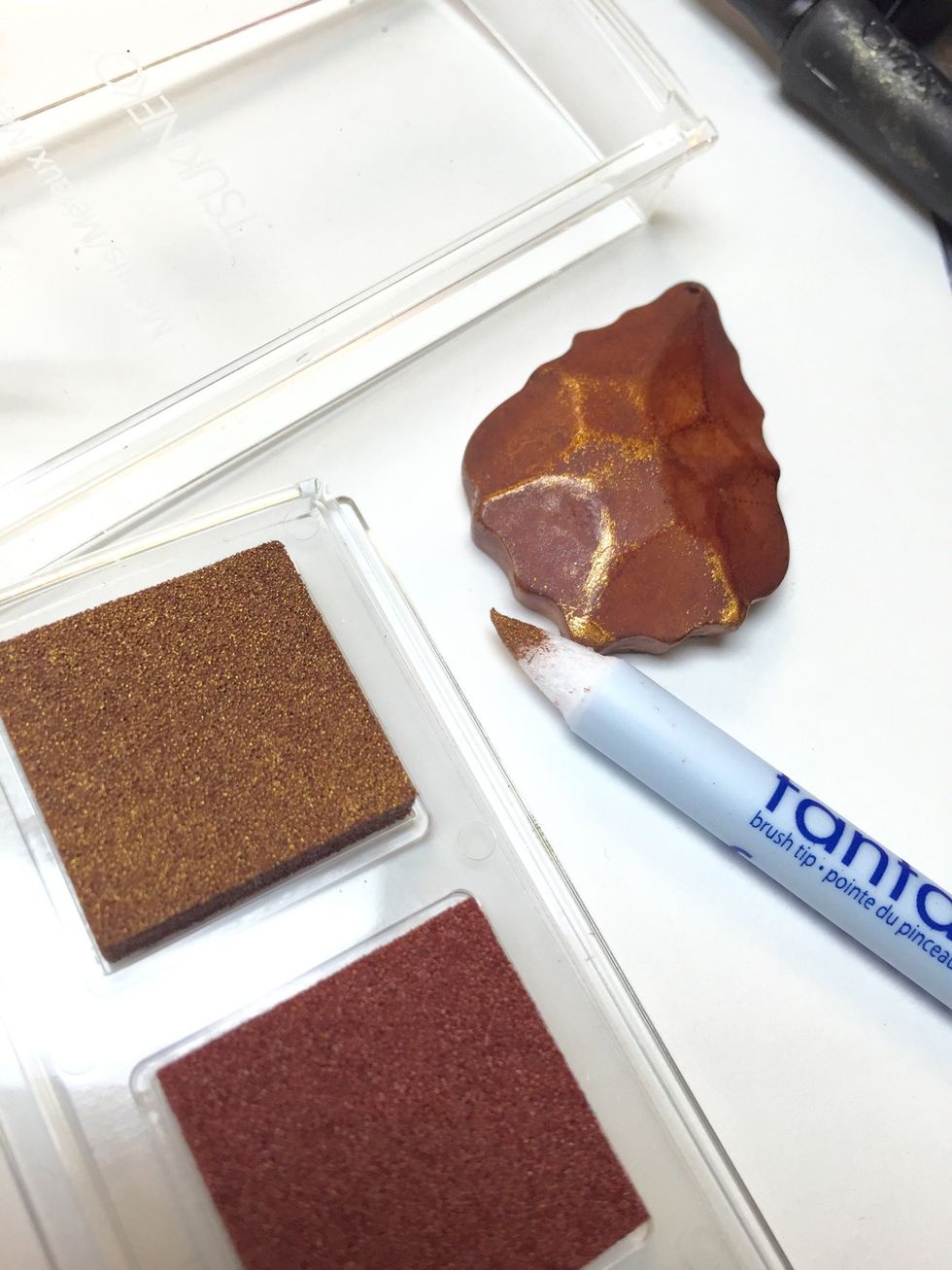 Add sparkle with the metallic inks