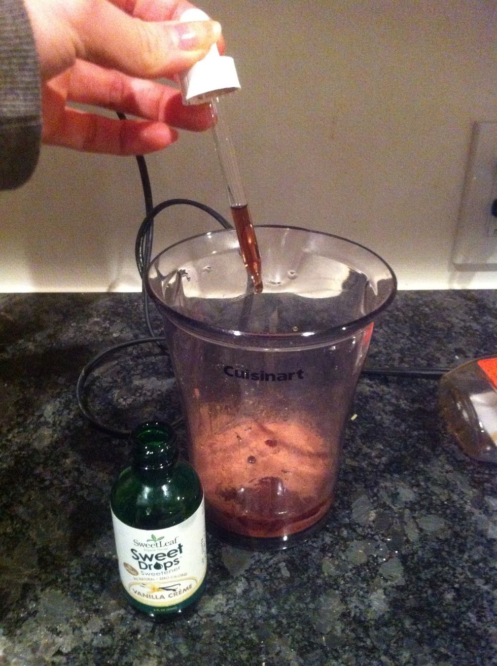 Add stevia to mixing cup