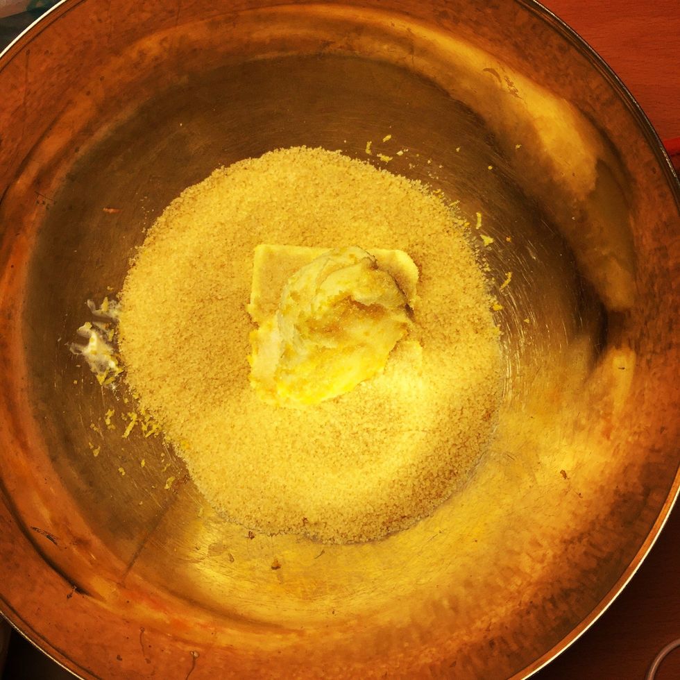 Add sugar, flour and rest of ingredients. Then mix for 5 minutes