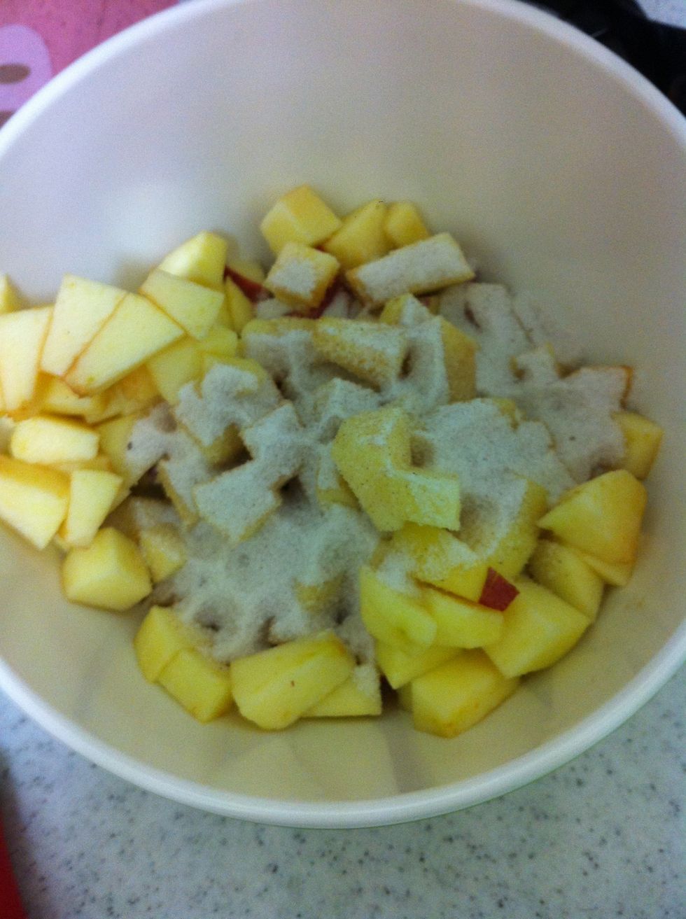 Add sugar mix to apples