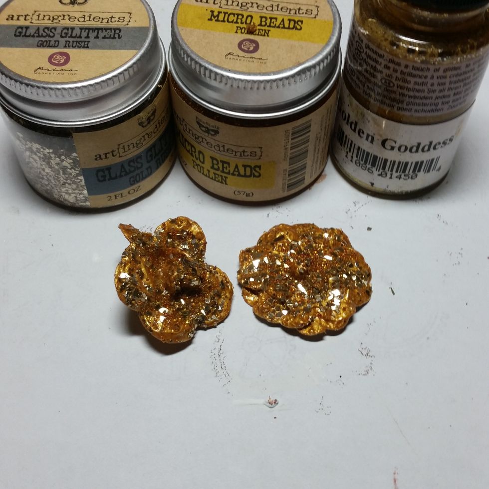 Add TA Golden Goddess Glimmer Glam and some extra texture to the flowers.