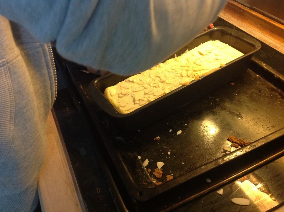 Add the almond flakes and the sugar