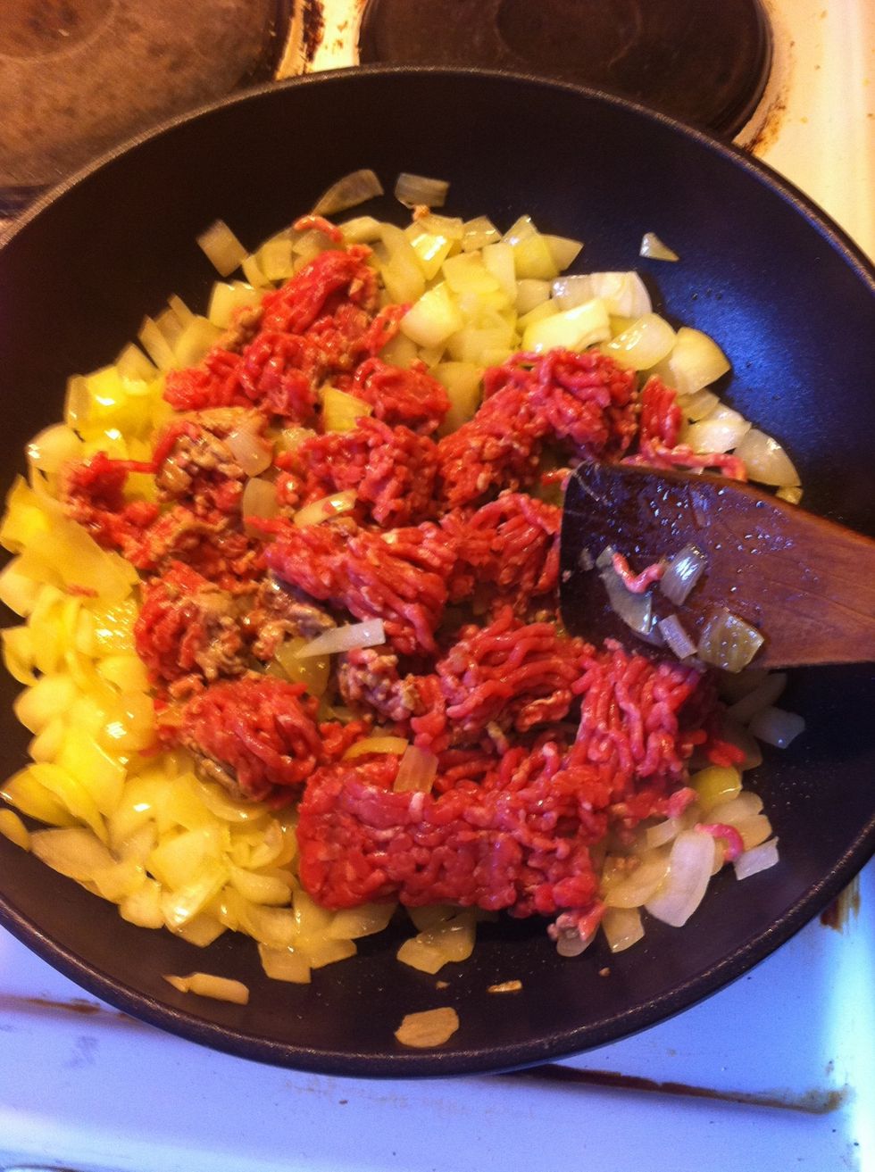 Add the amount of minced meat you want, here I put 400g beef