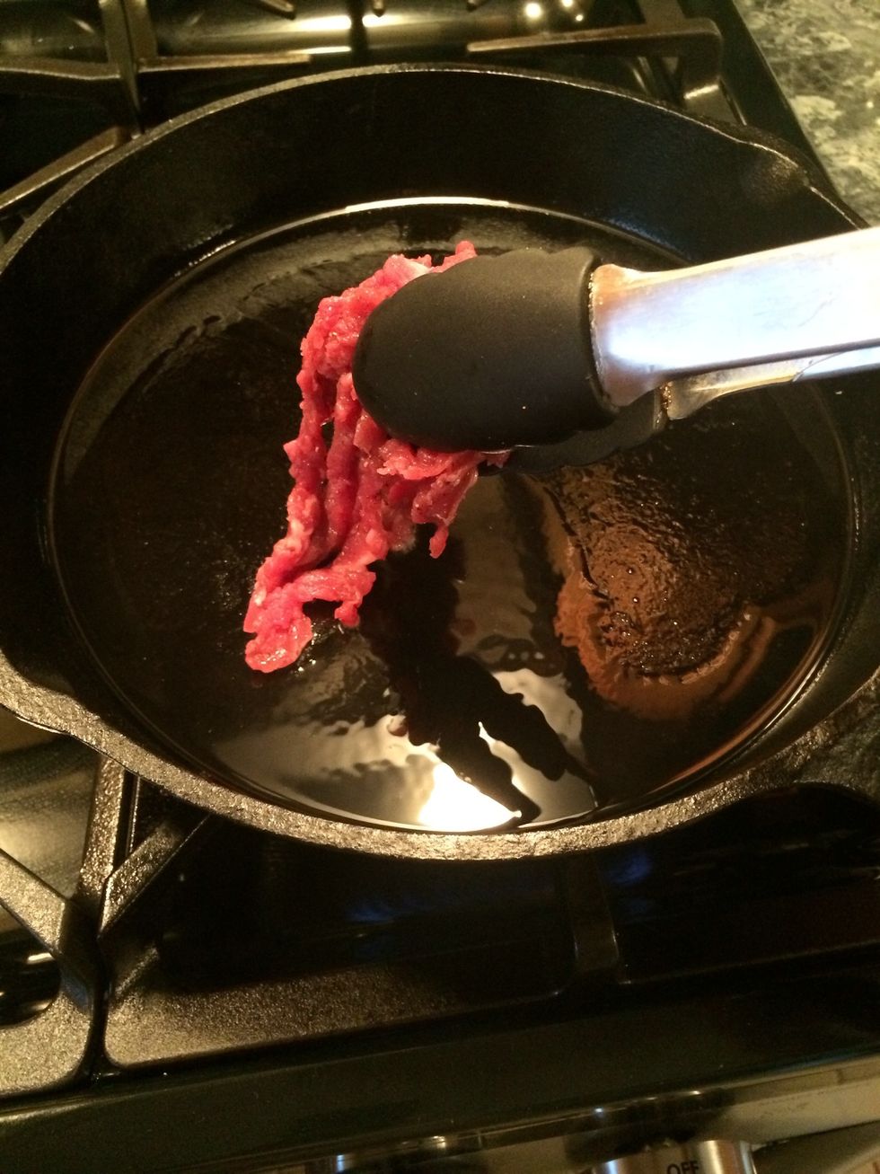 Add the beef in portions. No overcrowding please.