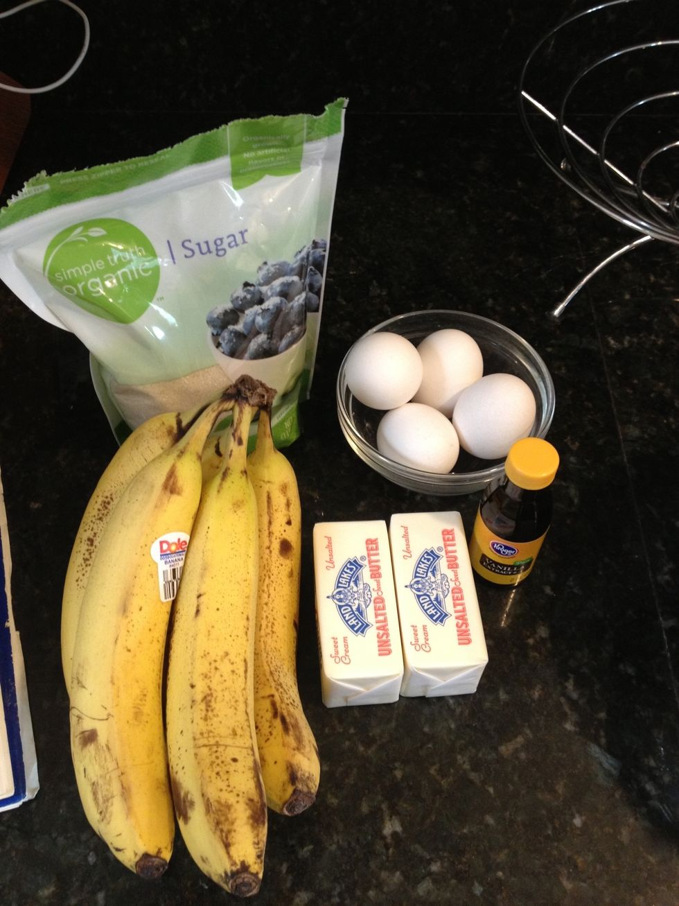Add the butter, sugar, eggs, bananas and vanilla together an a bowl