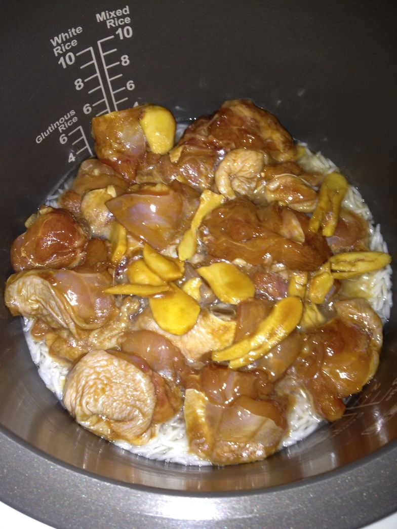 Claypot Chicken Rice (easy rice cooker method) - 3CatsFoodie