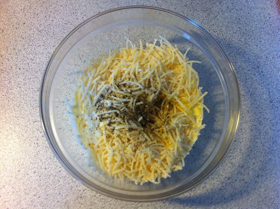 Add the cream (organic - 38 % fat) and fresh ground pepper