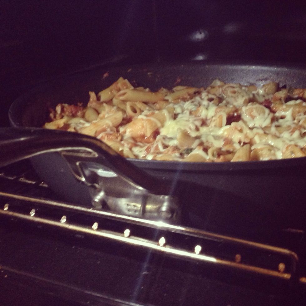 Add the cream & pasta & mix through for 2 minutes. Sprinkle cheese on top & place pan in the griller for 5 minutes