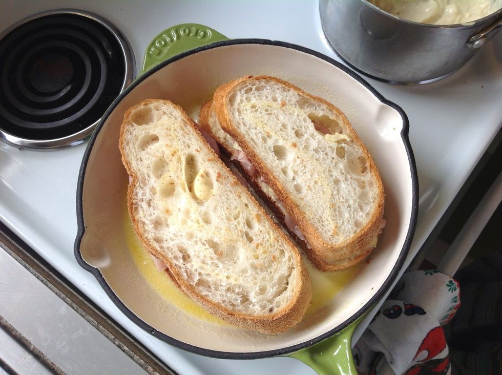 Add the Croque Monsieur's till they are nice and browned on both sides