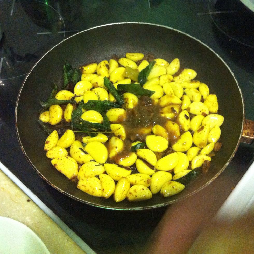 Add the dissolved tamarind