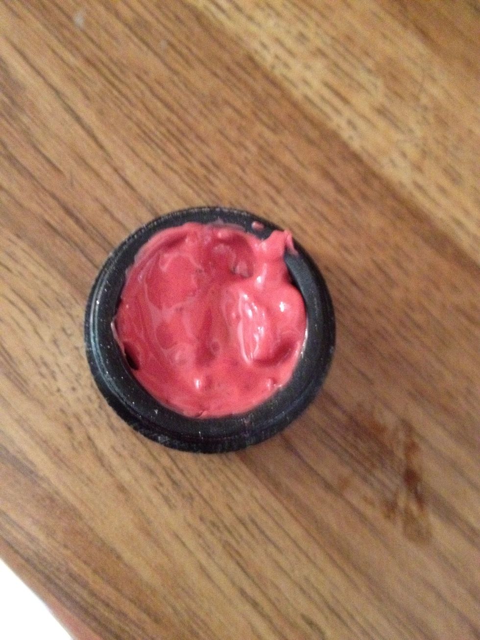 Add the drink mix to your mixture to add flavor! Put it in the fridge for 10 minutes to cool it and set!