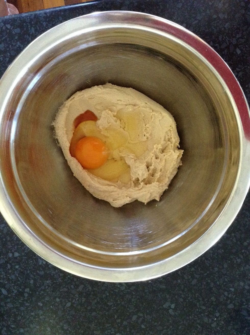 Add the egg and vanilla essence