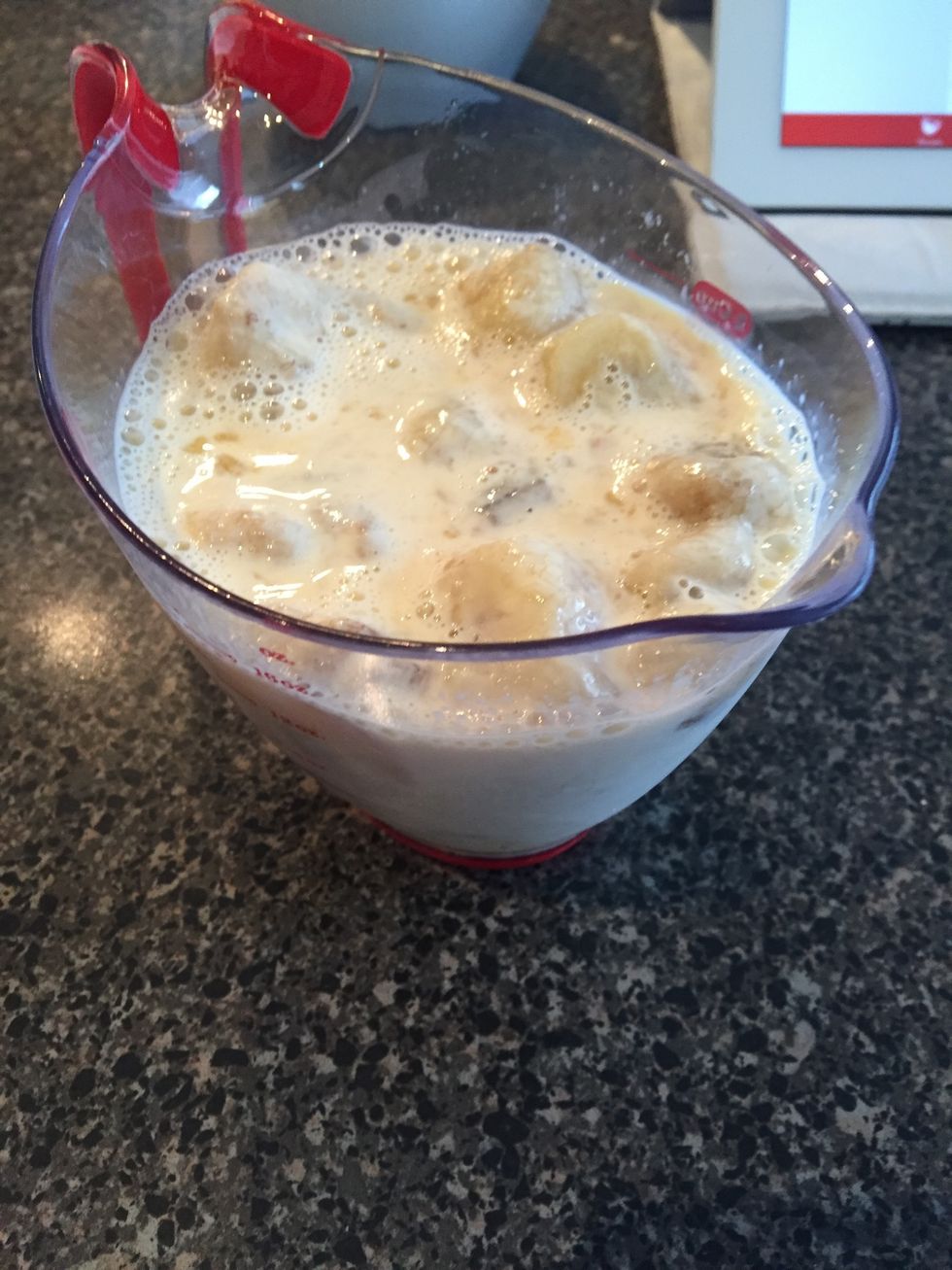 Add the egg (beat the egg), bananas and milk