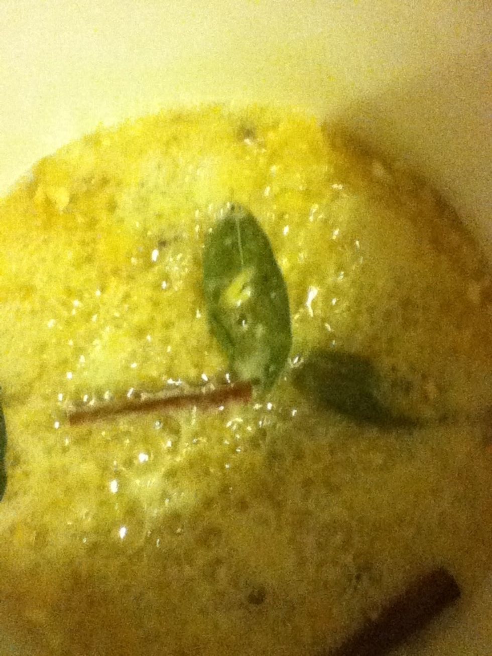 Add the garlic and ginger and let it work.